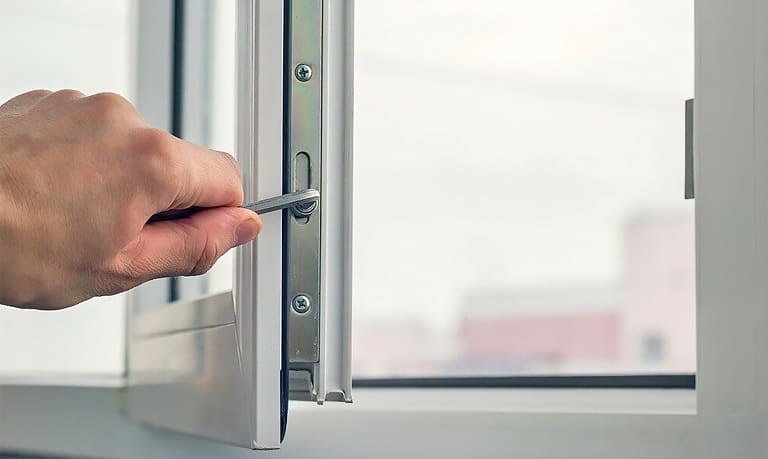 Einstellen des Fensterflügels